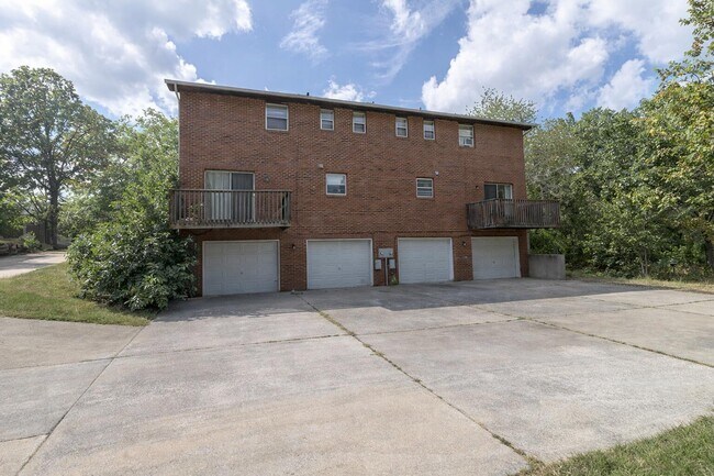 Building Photo - 3310 Belle Meade Dr