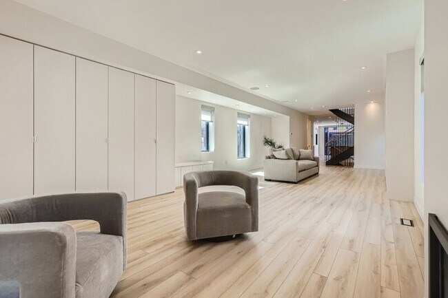 Building Photo - 3229 Quivas St