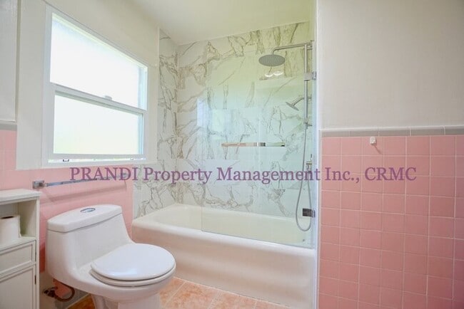 Building Photo - 13 Maple Ave