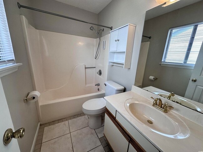 Building Photo - 6536 Valene Ct