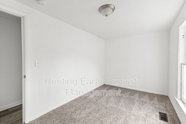 Building Photo - 5706 14th St S