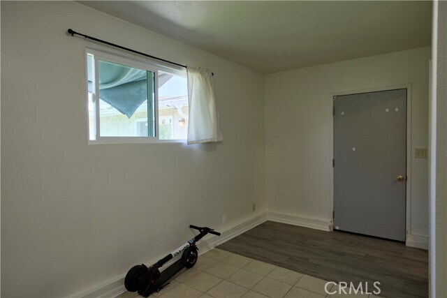 Building Photo - 170 E Floral Dr