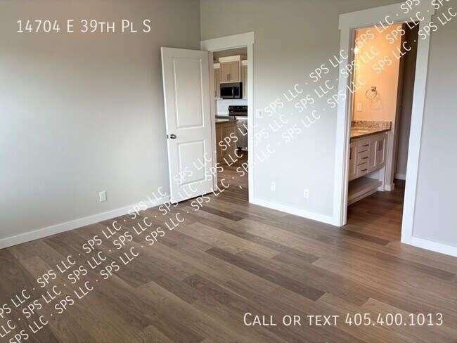 Building Photo - 14704 E 39th Pl S