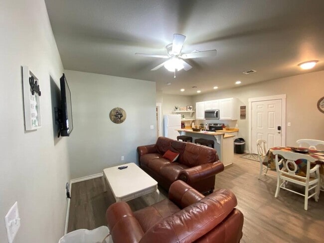 Building Photo - 4212 Hwy 35 S