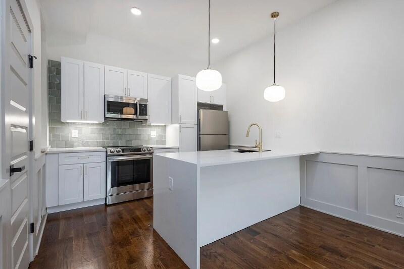 Building Photo - 2233 N 33rd St