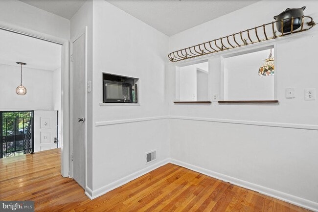 Building Photo - 6311 Barrs Ln
