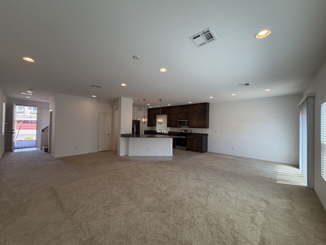 Building Photo - 7869 Tyrell Peaks St