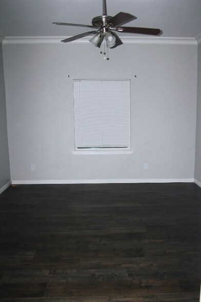 Building Photo - 508 N Dallas Ave