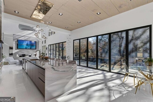 Building Photo - 3600 Lower Roswell Rd