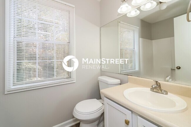 Building Photo - 3 Bedroom Pet-Friendly Home in Kennesaw, GA with Main Street Renewal