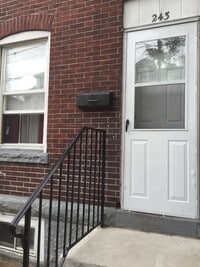 Building Photo - 243 Grand St