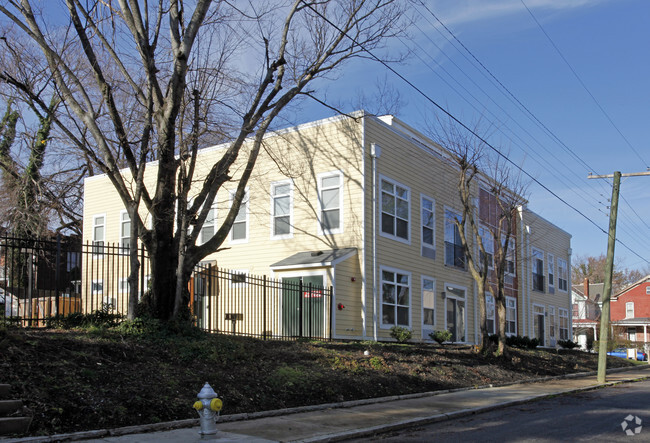 Building Photo - 1000 Porter St