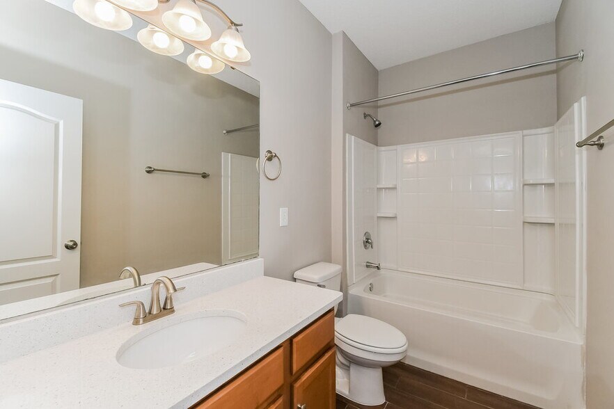 Building Photo - 2630 Oak Haven Dr