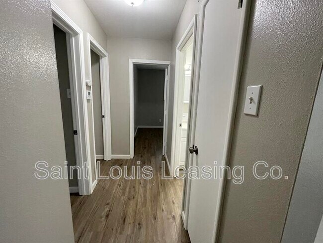 Building Photo - 145 Clearview Dr