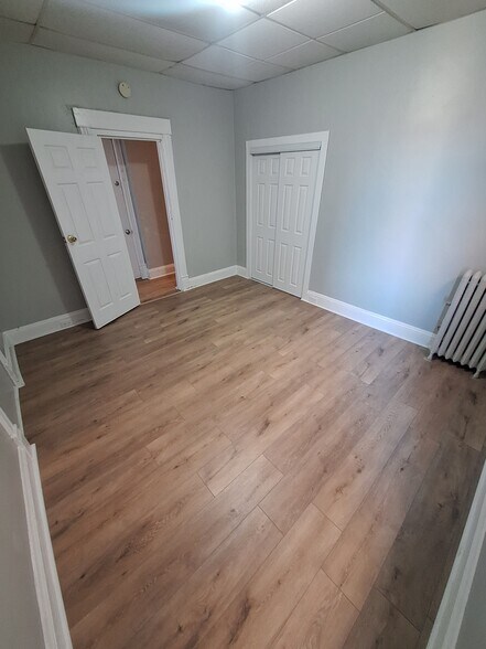 Building Photo - 96 Main St