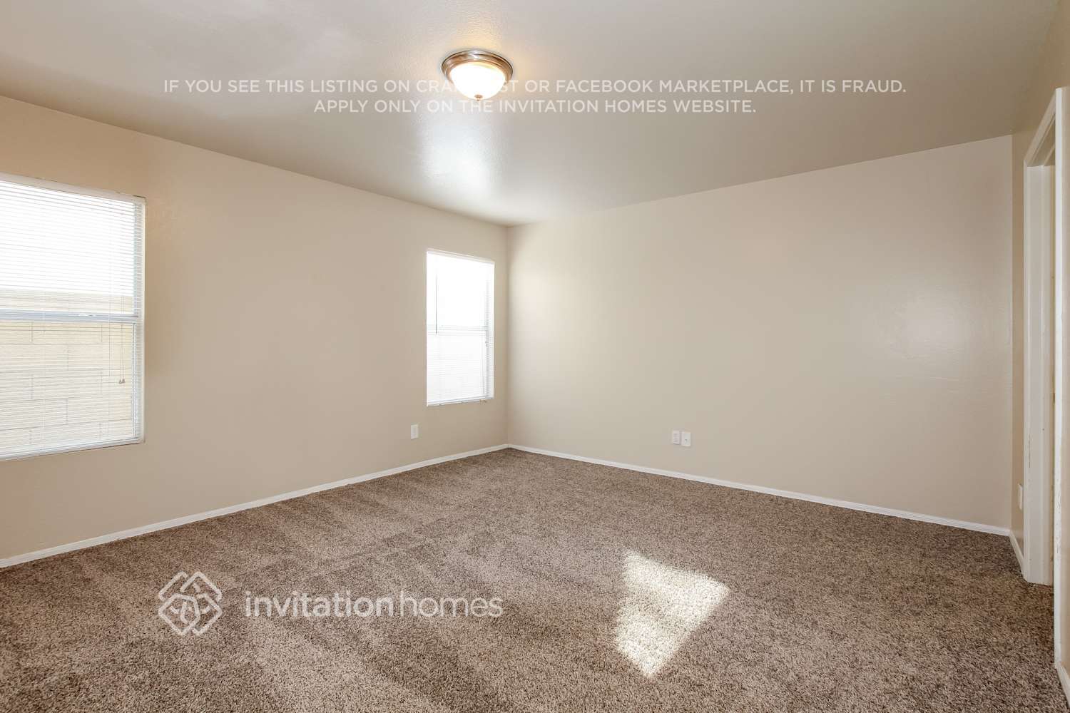 Building Photo - 10483 N 76th Dr