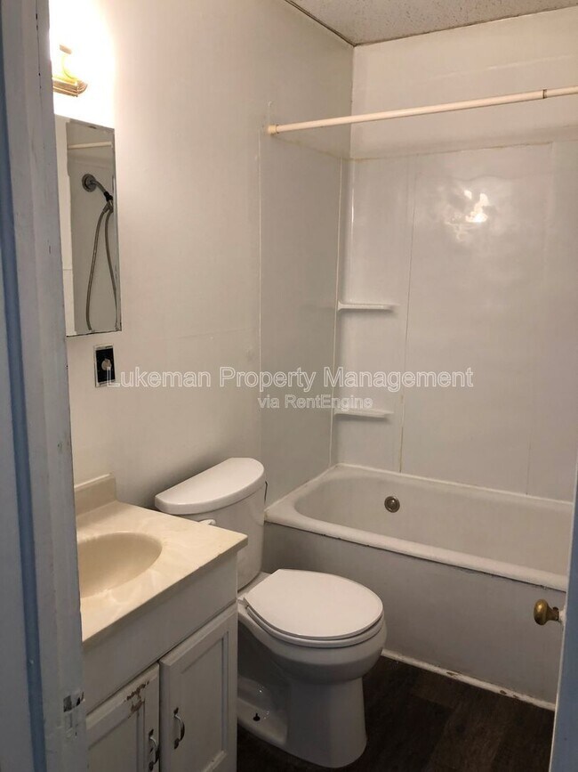 Building Photo - 609 Pearl St