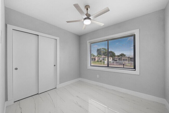 Building Photo - 1300 NW 90th St