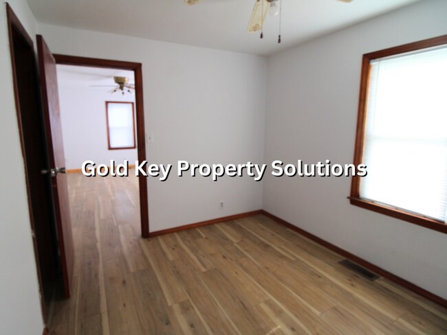 Building Photo - Nicely Updated 3 BR 1.5 BA House with Central Air and Garage (NO SECTION 8)
