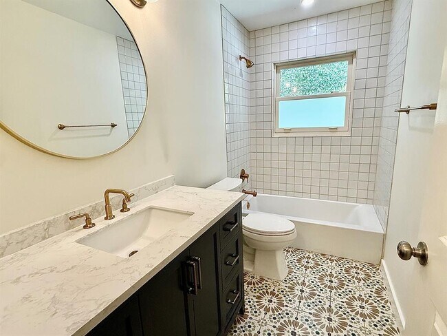 Building Photo - 7608 Tisdale Dr