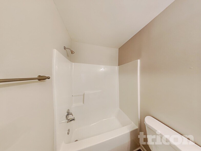 Building Photo - 320 Stone Meadow Dr