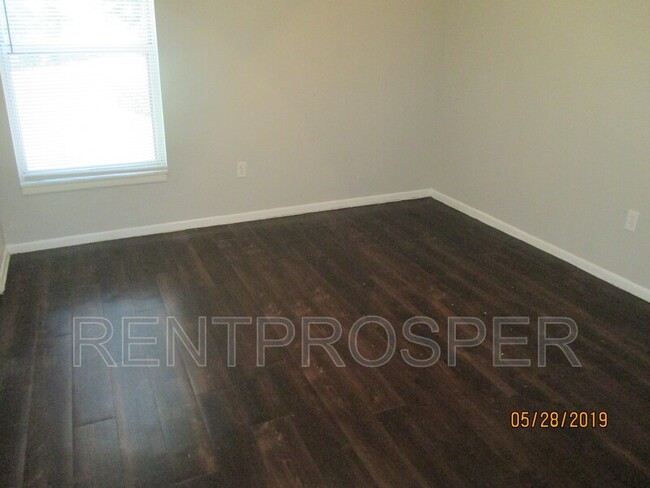 Building Photo - 3858 Bay Club Cir