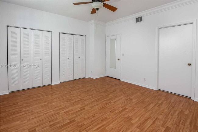 Building Photo - 1337 Presidio Dr