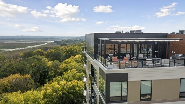 Building Photo - Risor of Bloomington 55+