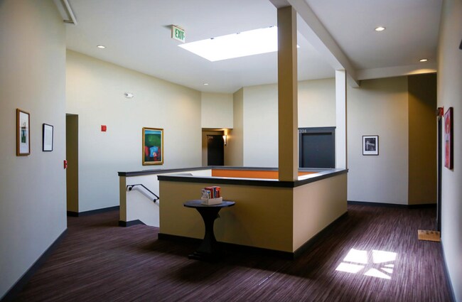 Building Photo - 5403 Ballard Ave NW