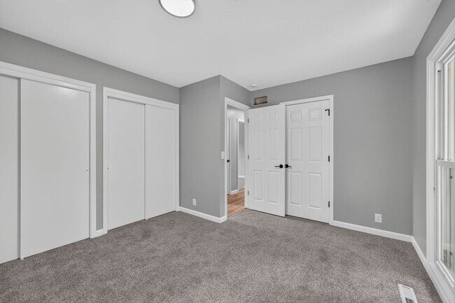 Building Photo - Italian Estates Property Management