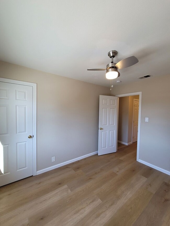 Building Photo - 2608 Nevada Ln