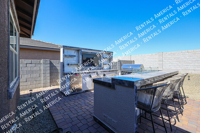 Building Photo - 15990 W Gray Fox Trl