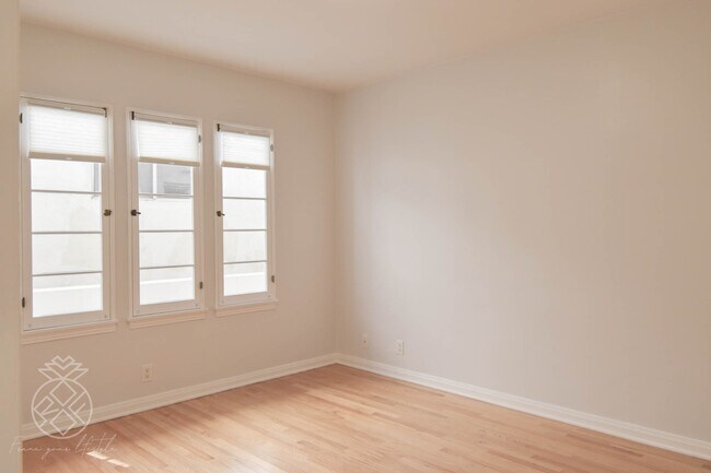 Building Photo - 1069 S Holt Ave