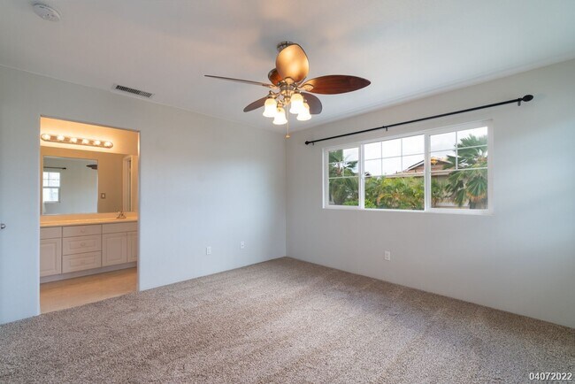 Building Photo - 3 Bed 2.5 Bath Townhome in Spinnaker Place Townhomes 2