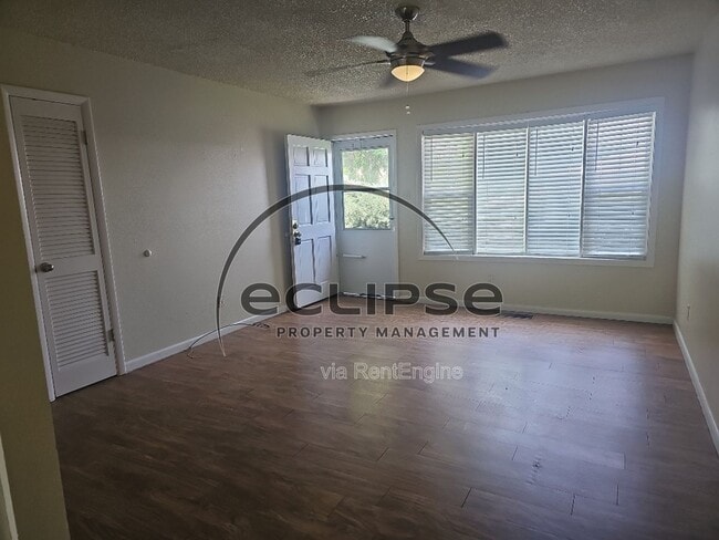 Building Photo - 717 Lee Dr