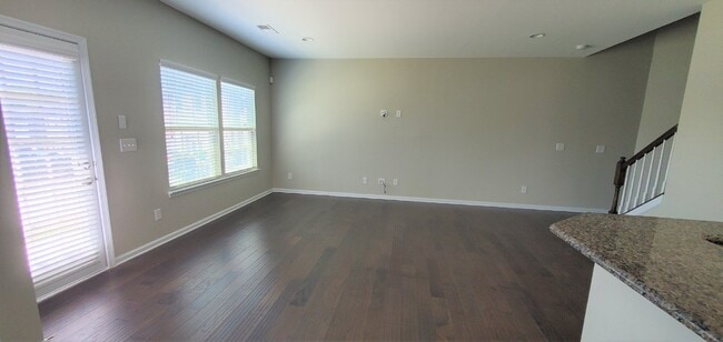 Building Photo - "Charming 3-Bedroom Retreat with 2.5 Baths in Charlotte's Heart – Spacious 1880 Sq Ft Gem!"