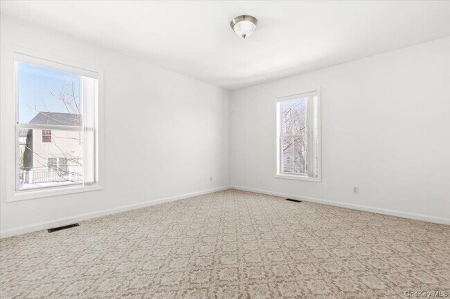 Building Photo - 44 Greenvale Cir