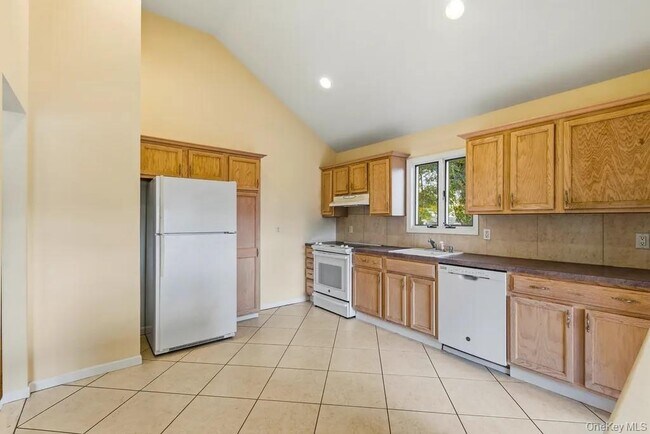 Building Photo - 11 7th St