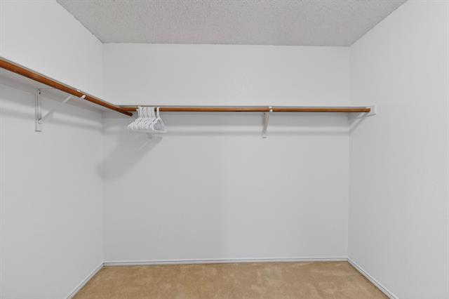 Building Photo - 2316 White Oak Dr