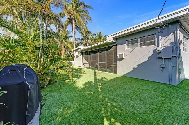 Building Photo - 529 NW 8th St