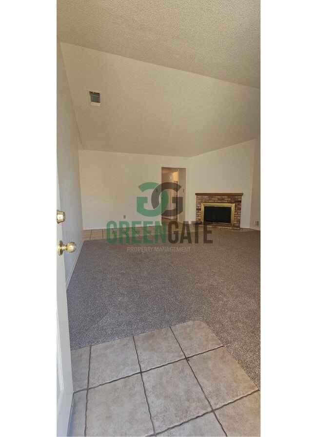Building Photo - 3 BEDROOM 2 BATH HOME MOVE IN READY IN North MODESTO!