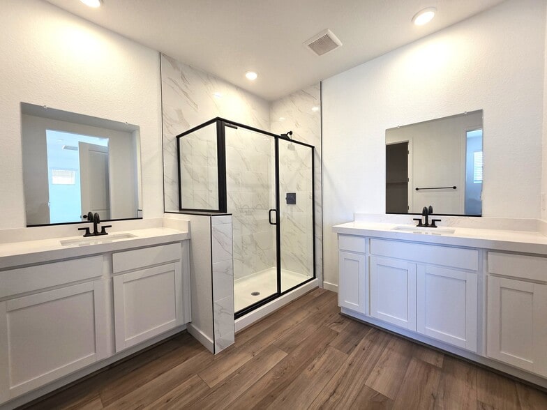 Building Photo - 10113 Sequoia Fls Pl