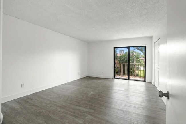 Building Photo - 48 Madrid Ln