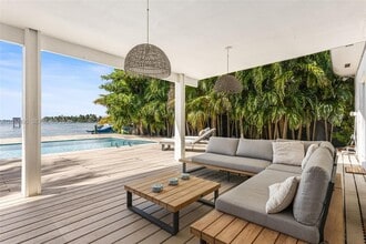 Building Photo - Hawthorne Avenue, Miami Beach, FL 33141 - 4 BR 3 BA single-family home