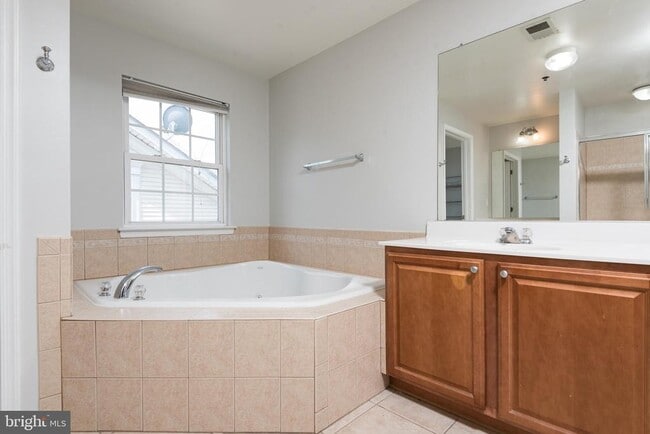 Building Photo - 8984 Harrover Pl