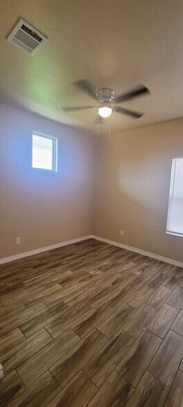 Building Photo - 5415 Rose Gdn Lp