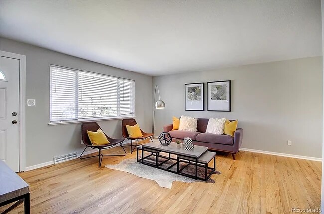 Building Photo - 5456 S Lakeview St