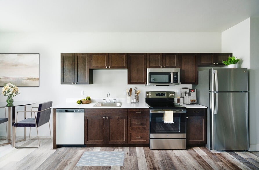 Primary Photo - The Meridian Apartments