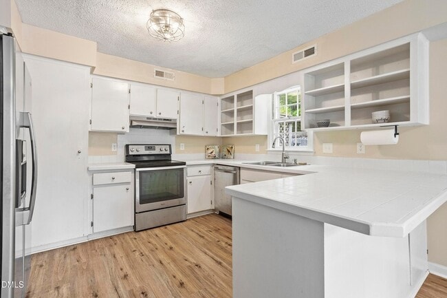 Building Photo - 1801 Quail Ridge Rd