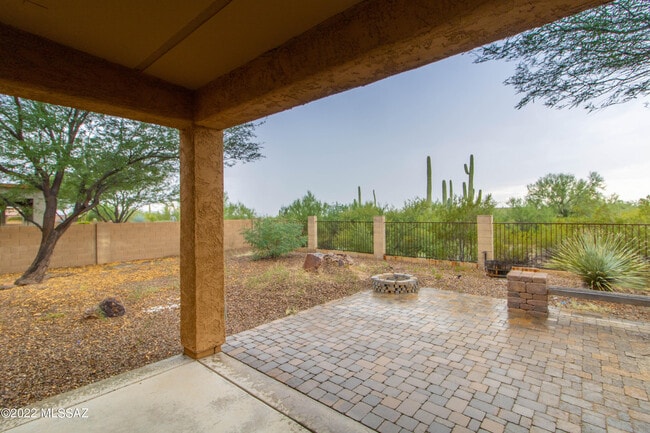 Building Photo - 12565 N Golden Mirror Dr